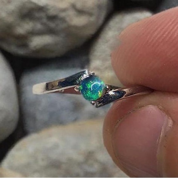 The “you’re my world” Sterling silver black opal ring - Picture 2 of 5